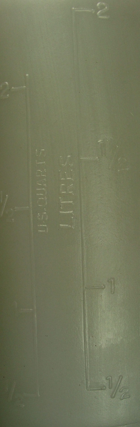 2L Nachfüllkanne-Einfüllkanne mit Inhaltsskala